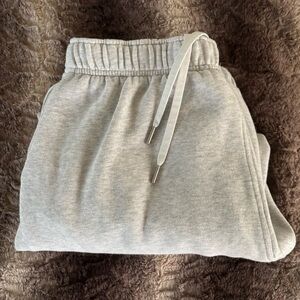 Lululemon Scuba Mid-Rise Oversized Jogger -  Heathered Core Ultra Light Grey - M